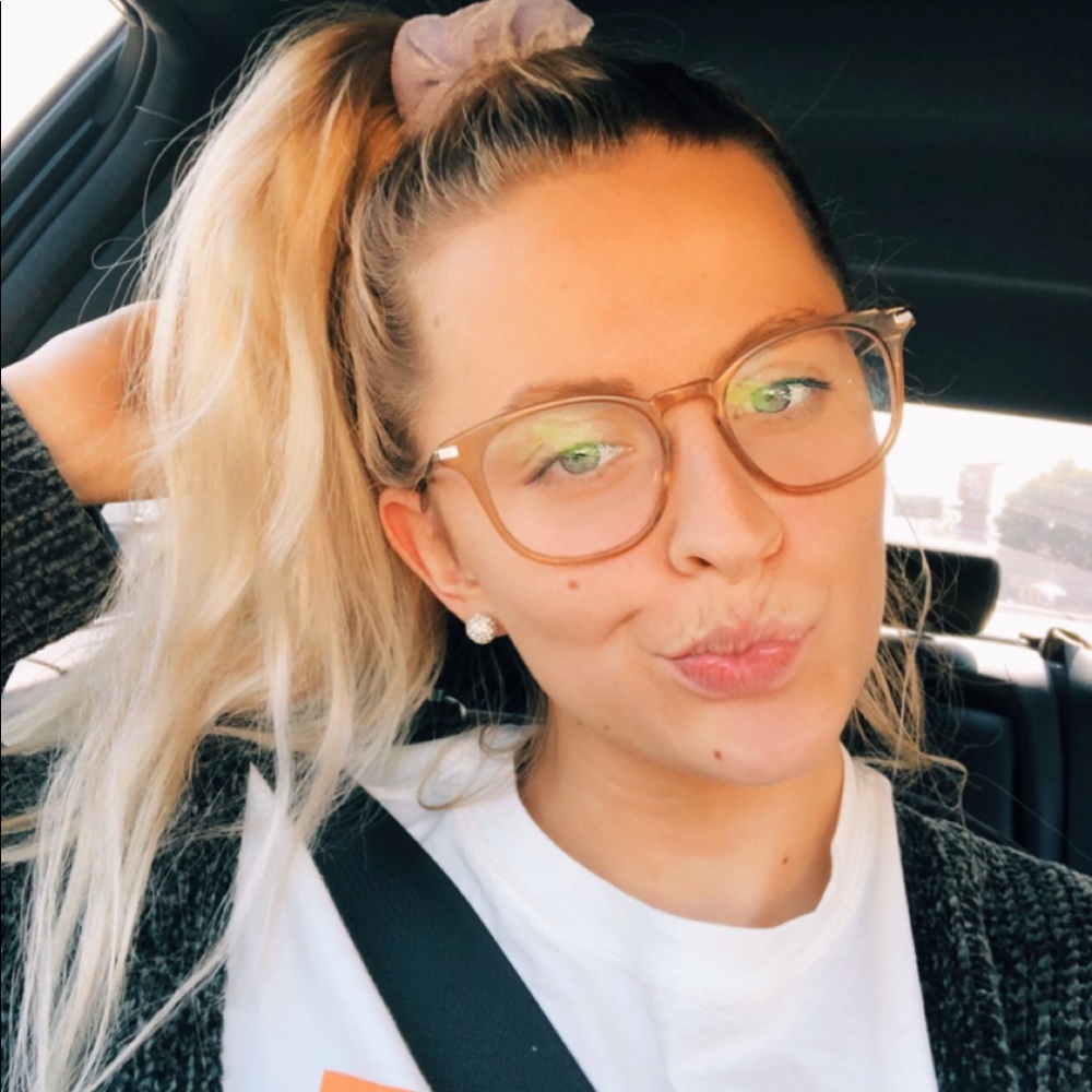 Meet your Posher, Ally